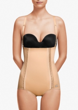 How Compression Garments Aid Post-Tummy Tuck Recovery: Insights from RecovaŽ Post-Surgery